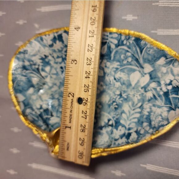 DECOUPAGE CLAM SHELL DECOUPAGE FLOWER PRINT ON A CLAM SHELL TRINKET DISH - Picture 5 of 10